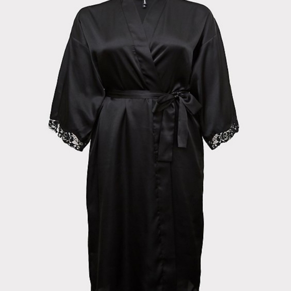 Black satin & lace long robe size 1/2 - Picture 4 of 4